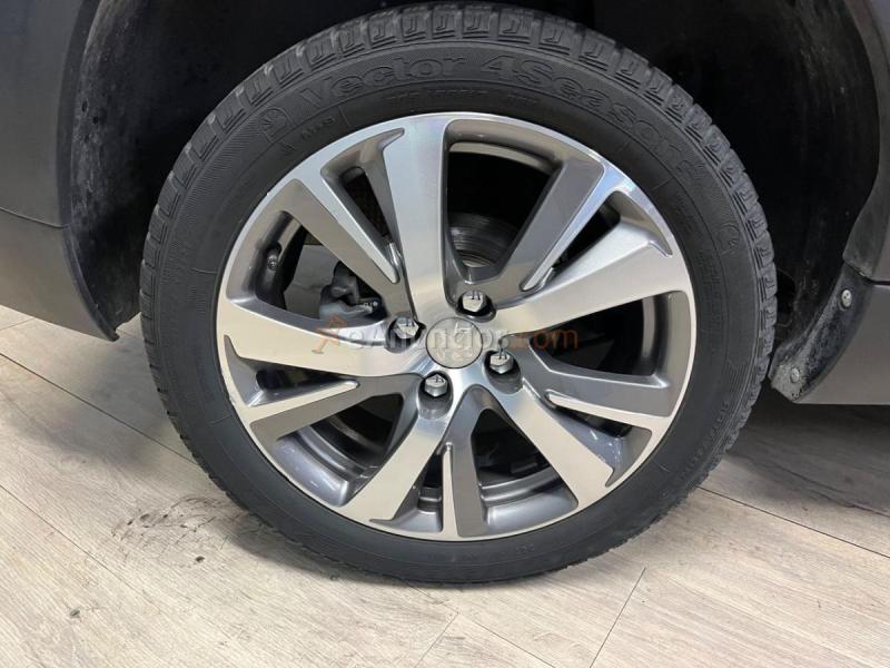 Peugeot 2008 Allure 1.2 PureTech 110 S&S