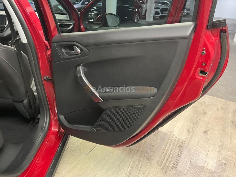 Peugeot 2008 Allure 1.2 PureTech 110 S&S