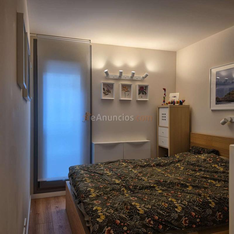 Valencia Rusa presenta un piso de dos dormitorios y dos baños con terraza, ascensor y piscina comunitaria en la avenida del Carrilet.