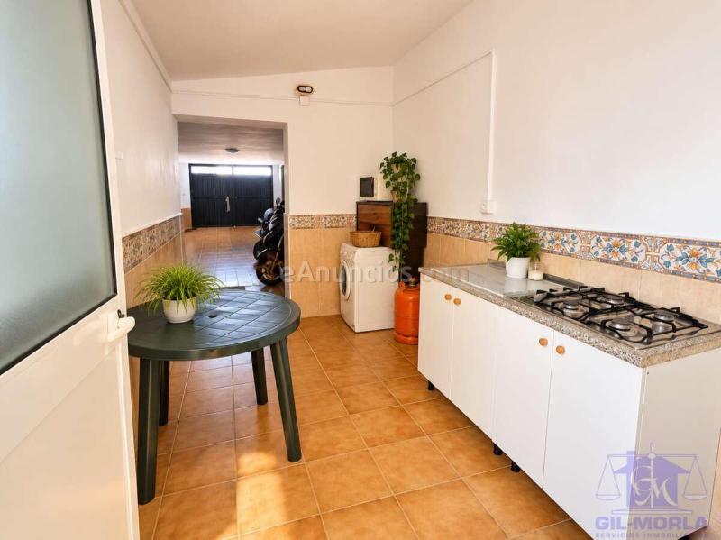 Piso con garaje y patio en Benamocarra