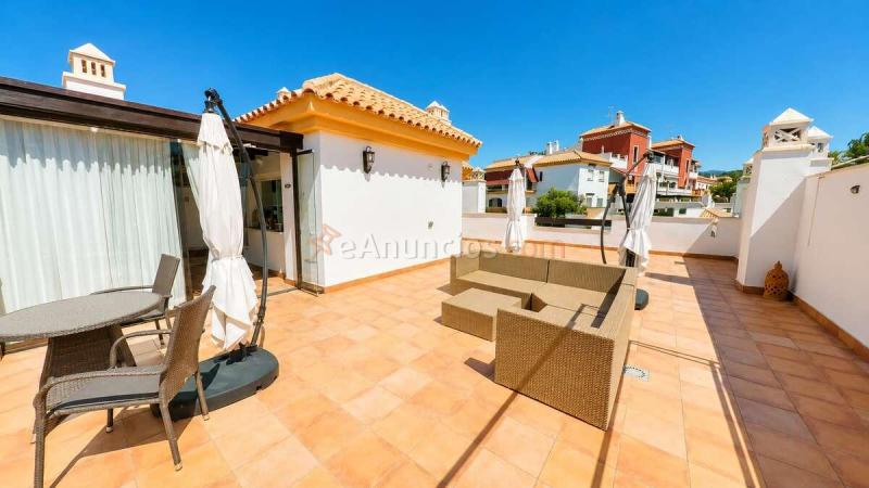 ático con espectacular terraza, vistas al mar y orientación sur en baviera golf