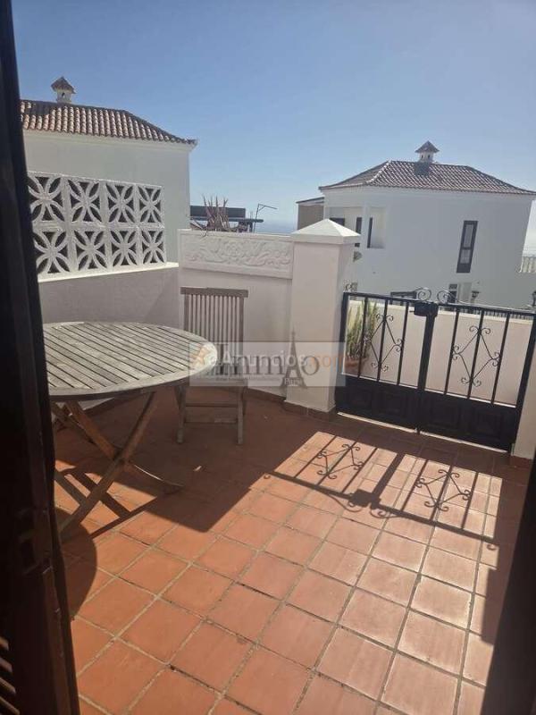 Adosado de 2 Dormitorios con Terraza, Garaje privado – Chayofa