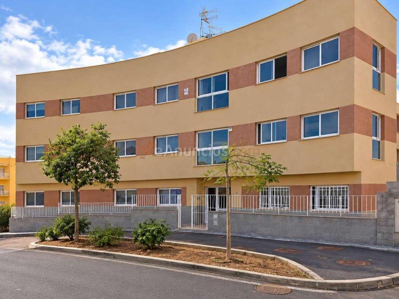 OPORTUNIDAD Piso de 2 dormitorios y 1 baño en zona centrica de San Isidro