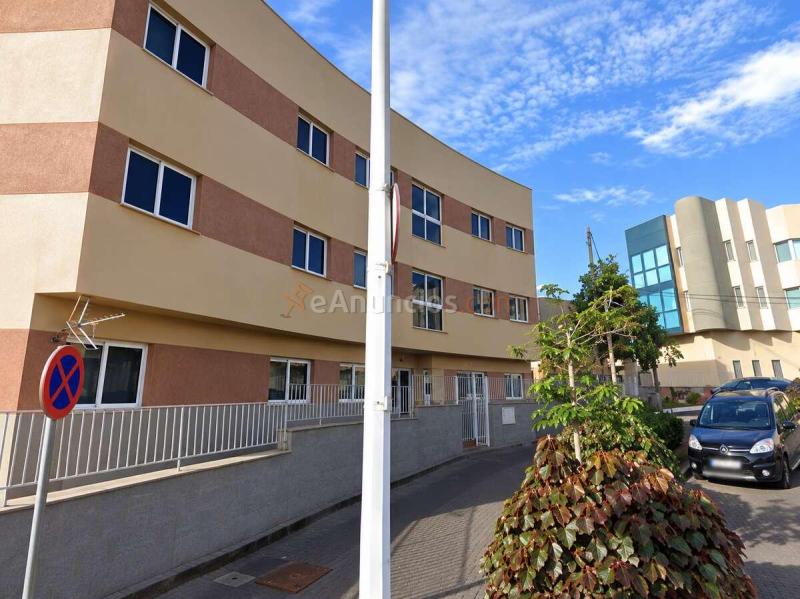 OPORTUNIDAD Piso de 2 dormitorios y 1 baño en zona centrica de San Isidro