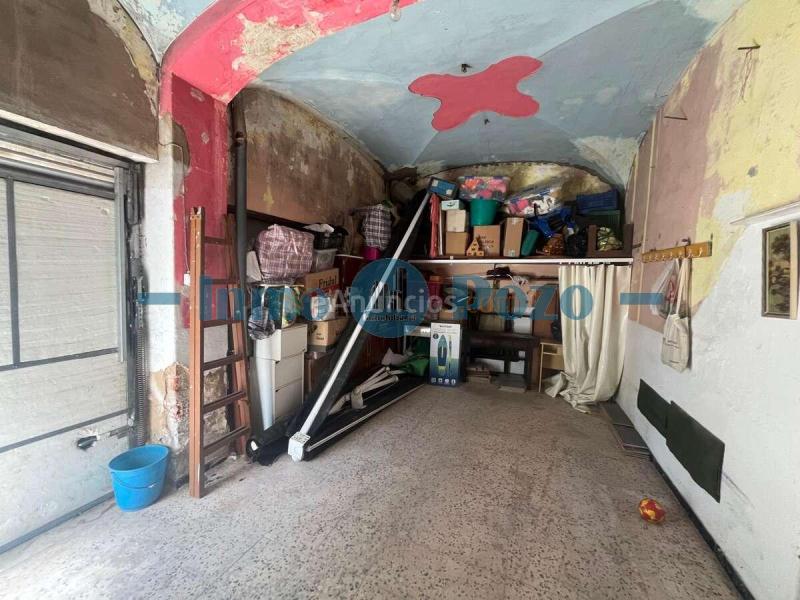 Se vende cochera en buena zona de almendralejo