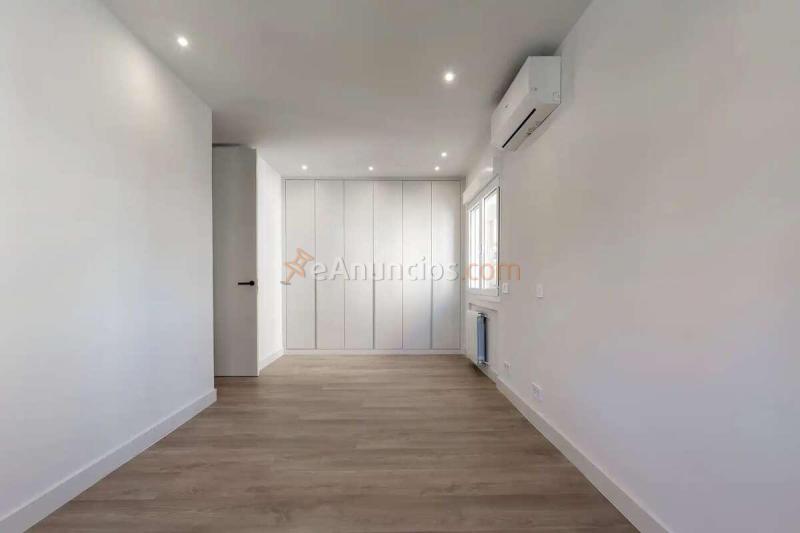 Piso reformado a estrenar con terraza, garaje y ascensor en La Paz, Madrid