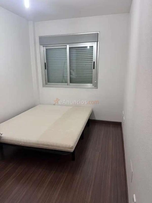 Tríplex en esquina con terraza, jardín y trastero en Algezares