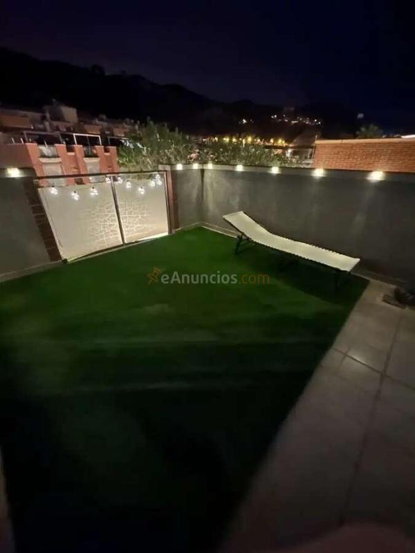 Tríplex en esquina con terraza, jardín y trastero en Algezares