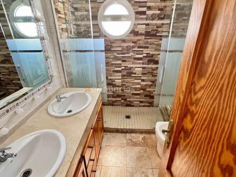 Pareado de 3 plantas con piscina privada en Calle Bizet, Alhaurín de la Torre