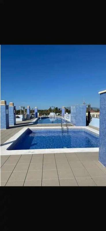 Bajo con jardín, piscina y parking en Els Eucaliptus, Amposta