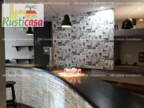 Cafetería totalmente montada.