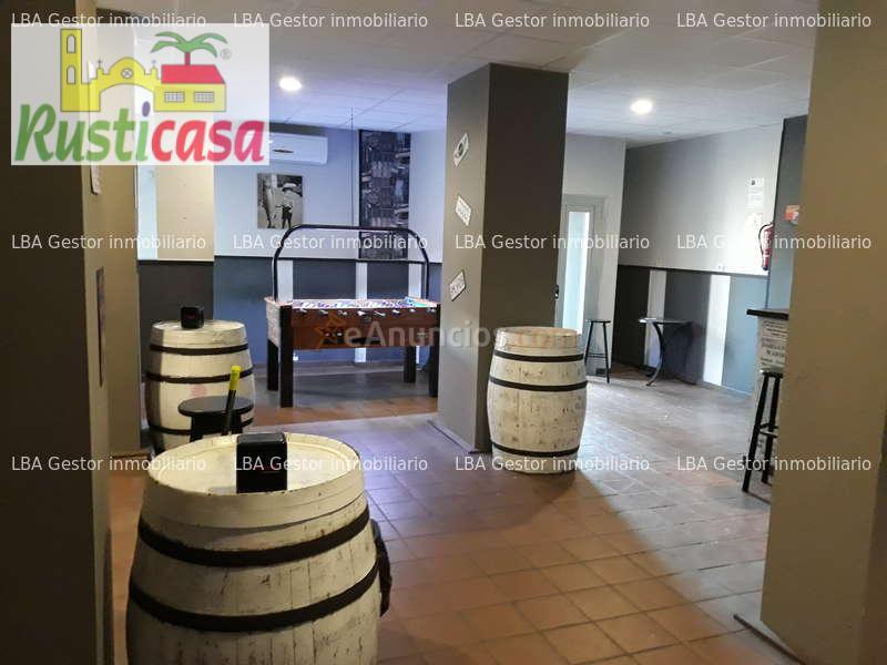 Cafetería totalmente montada.