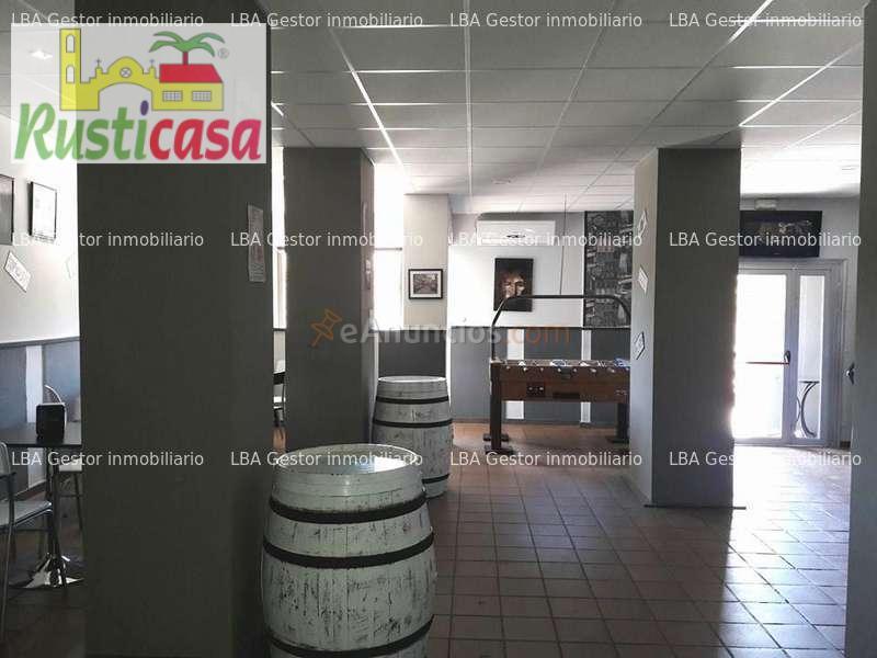 Cafetería totalmente montada.