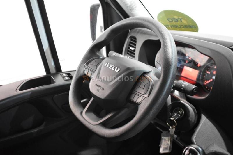 Iveco Daily CHASIS CABINA CARROZADO PAQUETERO CAMIÓN 35C 16H 3450 2.3D 156CV CON PLATAFORMA ELEVADORA TRAMPILLA Y RUEDA GEMELA 