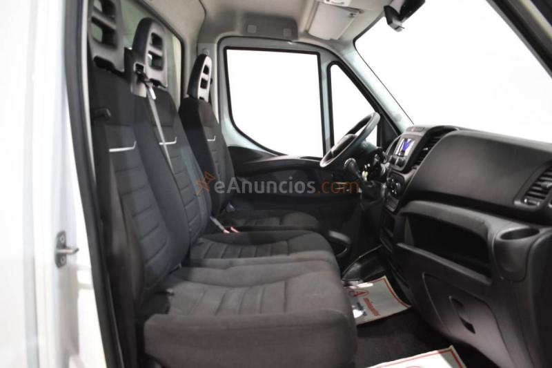 Iveco Daily CHASIS CABINA CARROZADO PAQUETERO CAMIÓN 35C 16H 3450 2.3D 156CV CON PLATAFORMA ELEVADORA TRAMPILLA Y RUEDA GEMELA 