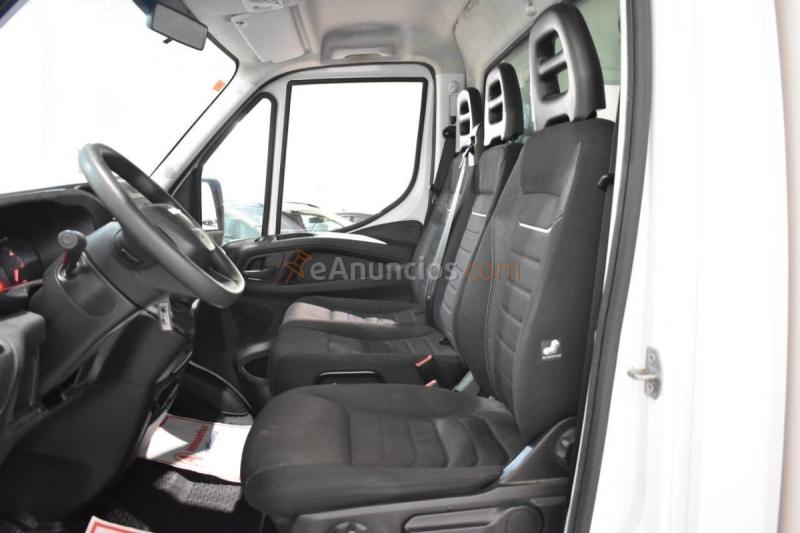 Iveco Daily CHASIS CABINA CARROZADO PAQUETERO CAMIÓN 35C 16H 3450 2.3D 156CV CON PLATAFORMA ELEVADORA TRAMPILLA Y RUEDA GEMELA 