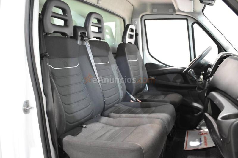 Iveco Daily CHASIS CABINA CARROZADO PAQUETERO CAMIÓN 35C 16H 3450 2.3D 156CV CON PLATAFORMA ELEVADORA TRAMPILLA Y RUEDA GEMELA 
