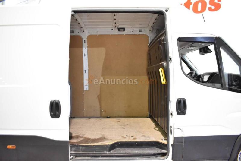 Iveco Daily FURGÓN 3520 35S 16V 2.3TD 156 CV 