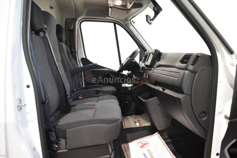 Renault Master CHASIS CABINA CARROZADO PAQUETERO CAMIÓN 3.5T 2.3 DCI 145 CV RWD CON PLATAFORMA ELEVADORA TRAMPILLA 