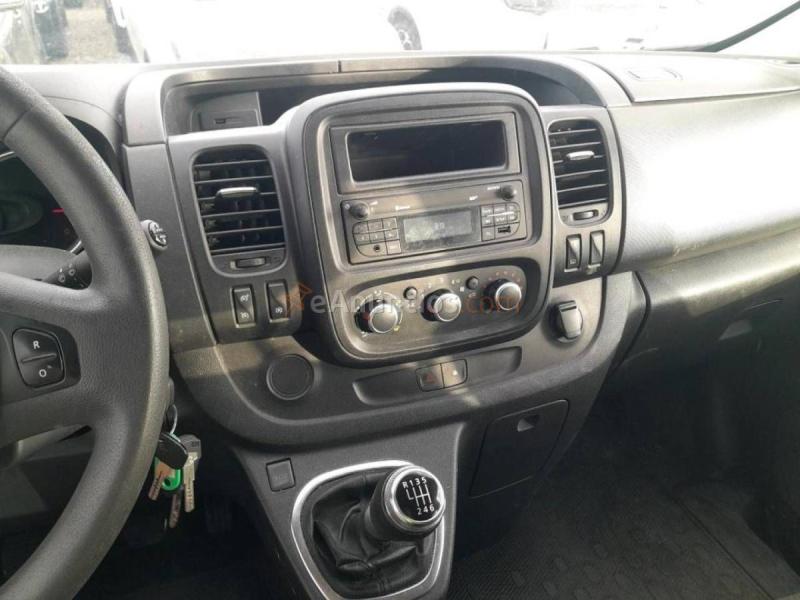 Renault Trafic FURGÓN MIXTO L1H1 2.0 DCI 120 CV 6 PLAZAS 