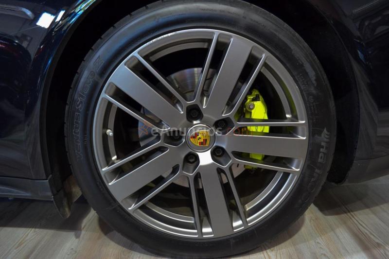 Porsche Panamera 4 E-Hybrid Platinum Edition