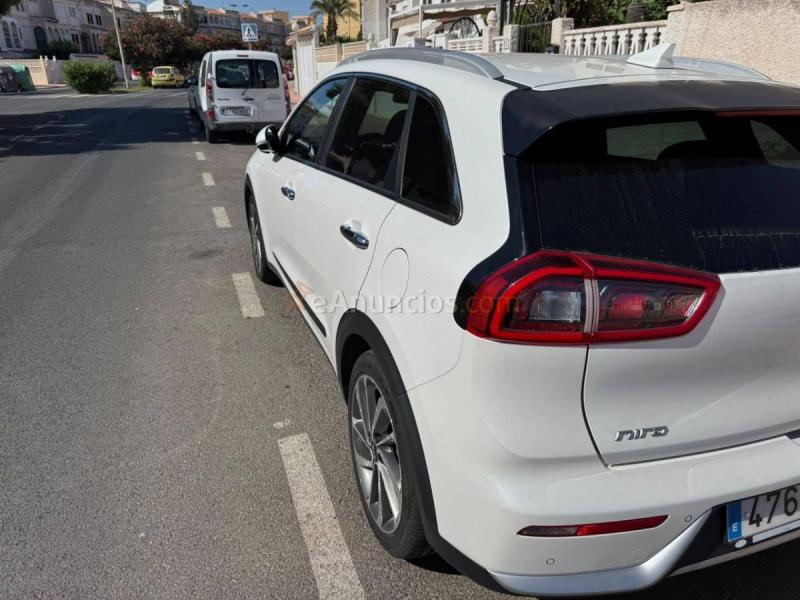 Kia Niro 1.6 GDi HEV 104kW (141CV) Concept 