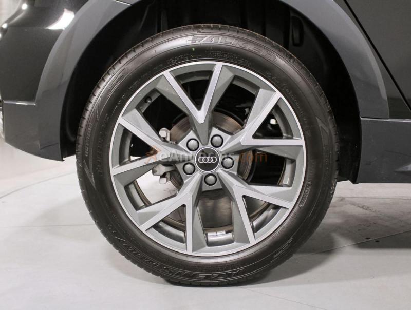 Audi a1 1.0 30 tfsi s tronic adrenalin allstreet 5p