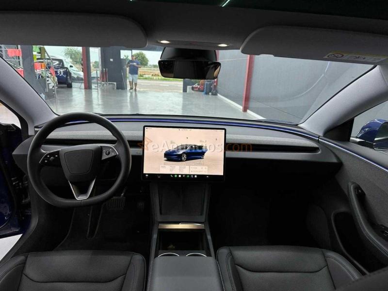 Tesla Model 3 RWD trasera acabado Premium