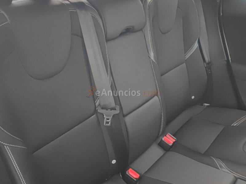 Volvo V40 BERLINA CON PORTON 2.0 T2 MOMENTUM 122 5P