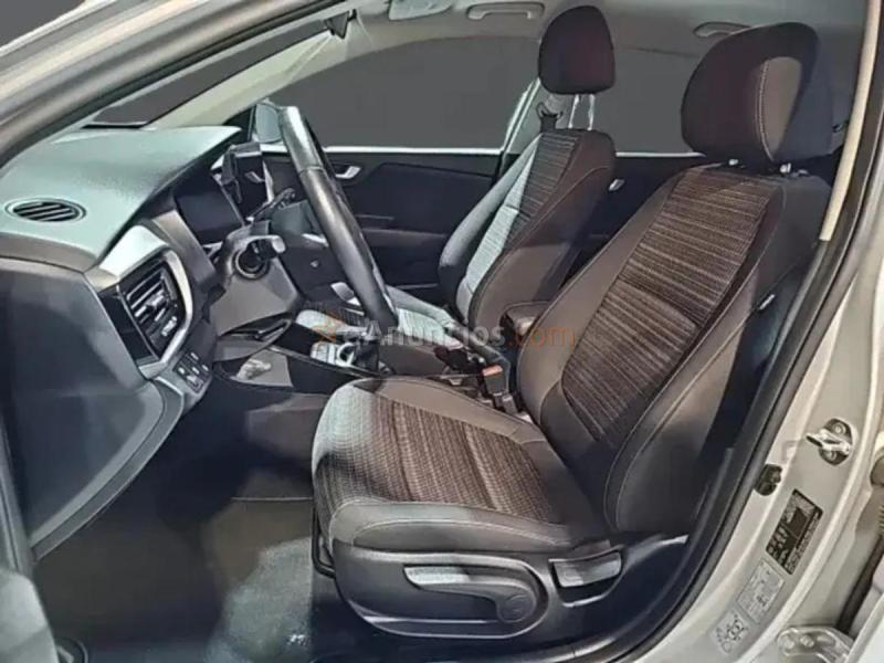 Kia Stonic 1.0 T-GDi MHEV Drive (2024)  Etiqueta ECO 