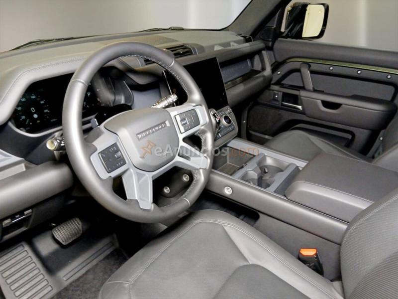 Land-Rover Defender 3.0D I6 250 X-Dyn HSE 110 Auto 4WD MHEV