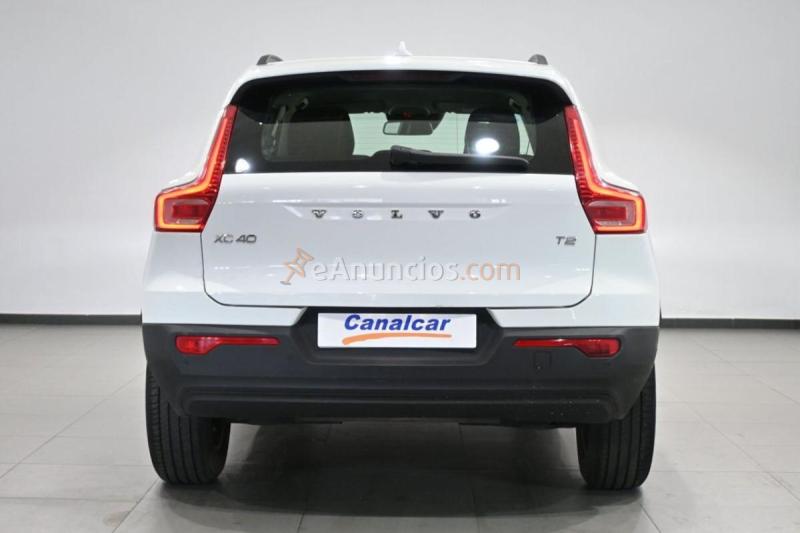 Volvo XC40 Momentum Core T2 