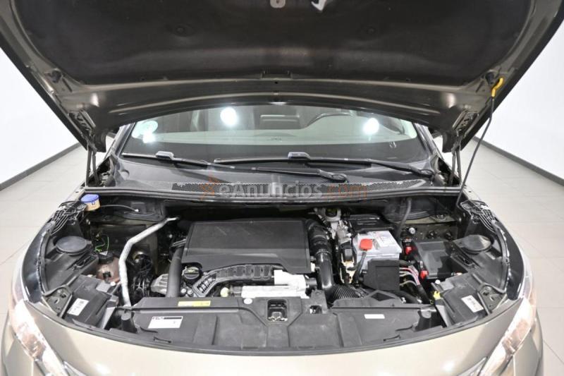 Peugeot 5008 Allure PureTech 130 S&S 