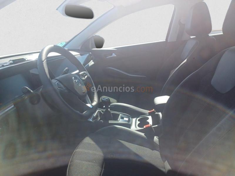 Opel Grandland 1.2 TURBO DESIGN & TECH 130 5P