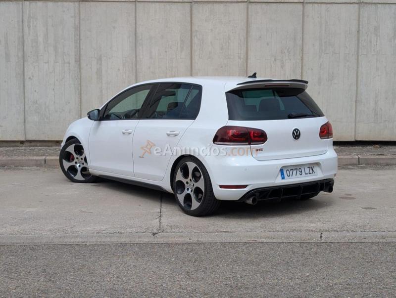 VW Golf GTI 210cv