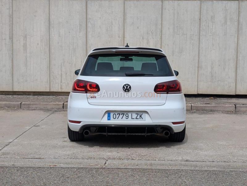 VW Golf GTI 210cv