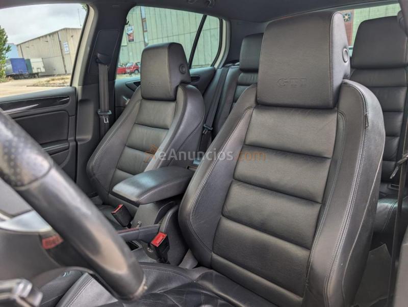 VW Golf GTI 210cv