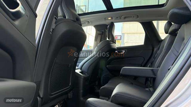 Volvo XC 60 ULTRA T6 HIBRIDO ENCHFABLE DARK de 2024 con 14.847 Km por 51.900 EUR. en Barcelona