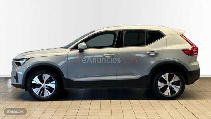 Volvo XC40 2.0 B3 MHEV CORE DCT 163 CV de 2025 con 13.822 Km por 34.500 EUR. en A Coruna