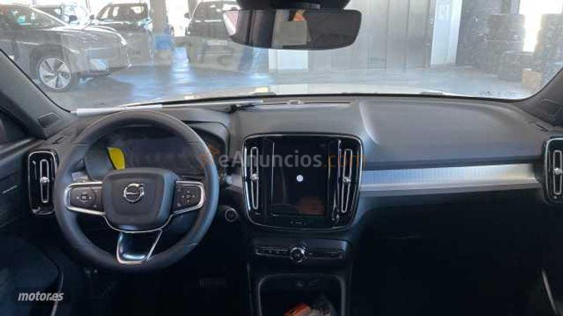 Volvo XC40 2.0 B3 MHEV ULTRA DARK DCT 5P de 2026 con 1 Km por 42.600 EUR. en Vizcaya