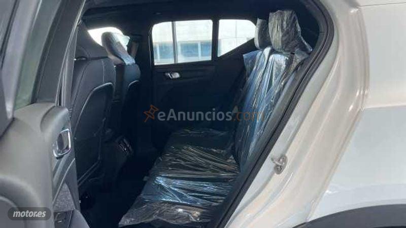 Volvo XC40 2.0 B3 MHEV ULTRA DARK DCT 5P de 2026 con 1 Km por 42.600 EUR. en Vizcaya