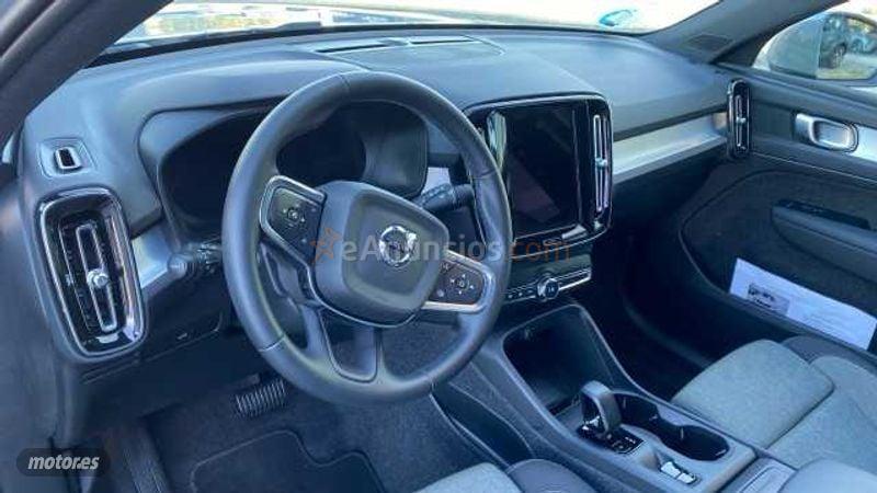 Volvo XC40 XC40 CORE B3 (G) MILD HYBRID de 2026 con 14.726 Km por 33.450 EUR. en Navarra