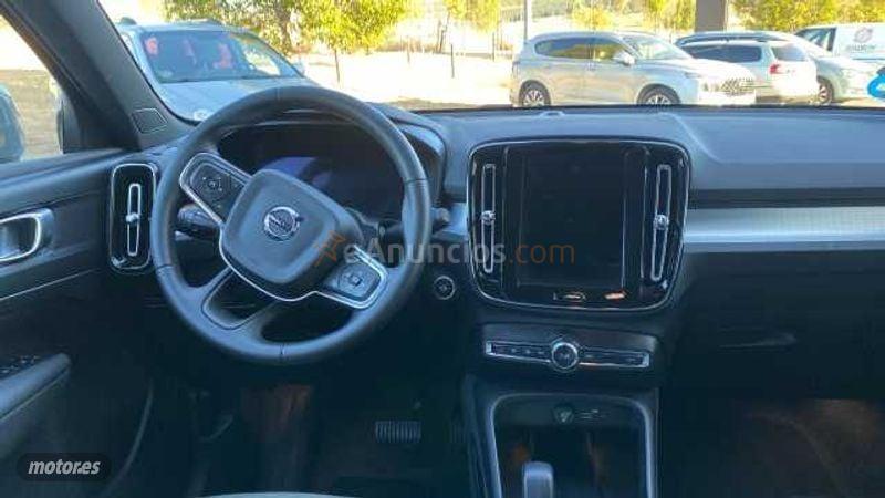 Volvo XC40 XC40 CORE B3 (G) MILD HYBRID de 2026 con 14.726 Km por 33.450 EUR. en Navarra