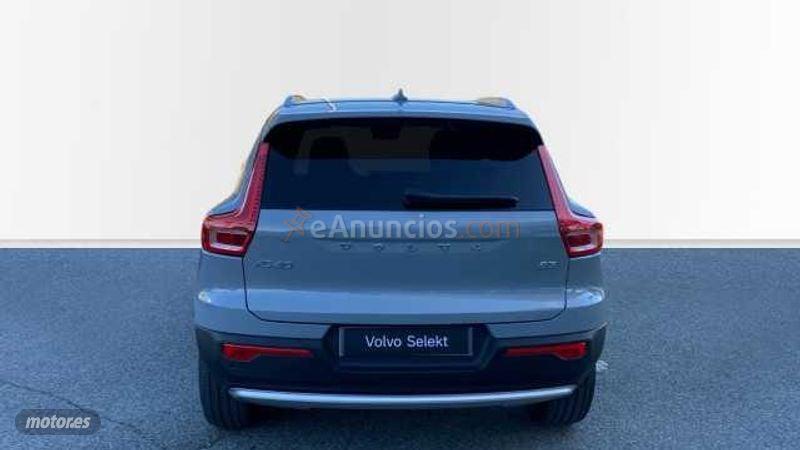 Volvo XC40 XC40 CORE B3 (G) MILD HYBRID de 2026 con 14.726 Km por 33.450 EUR. en Navarra