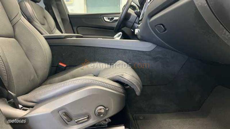 Volvo XC 60 2.0 T6 AWD RECHARGE ULTRA DARK AUTO 350 CV de 2024 con 17.253 Km por 55.300 EUR. en A Coruna