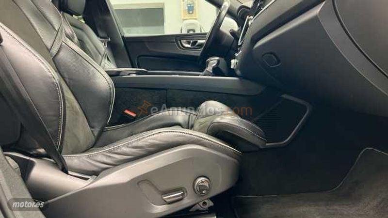 Volvo XC 60 VOLVO XC60 D4 AWD R-DESIGN 190 CV de 2017 con 127.035 Km por 29.800 EUR. en A Coruna