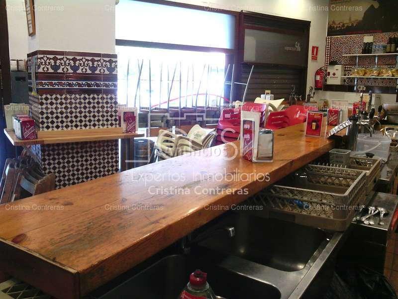 Venta de local en funcionamiento de 95 m2 construidos,hace esquina en Triana ( Sevilla