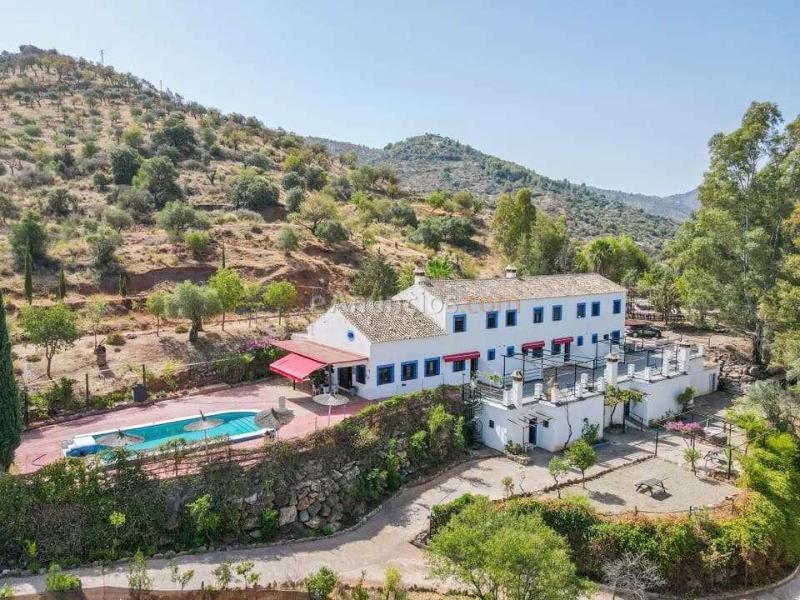 Hotel Rural en Guaro en venta