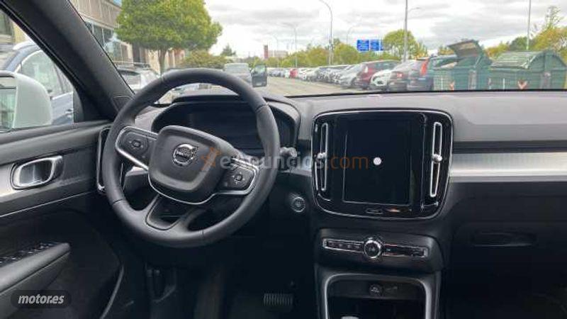 Volvo XC40 XC40 CORE B3 (G) MILD HYBRID de 2026 con 25.729 Km por 33.900 EUR. en Navarra