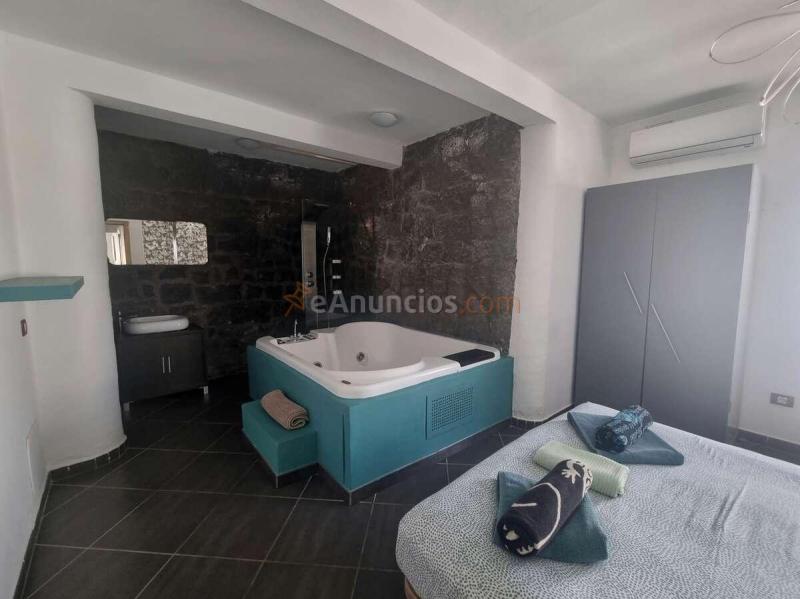 VILLA CON PISCINA EN PLAYA BLANCA